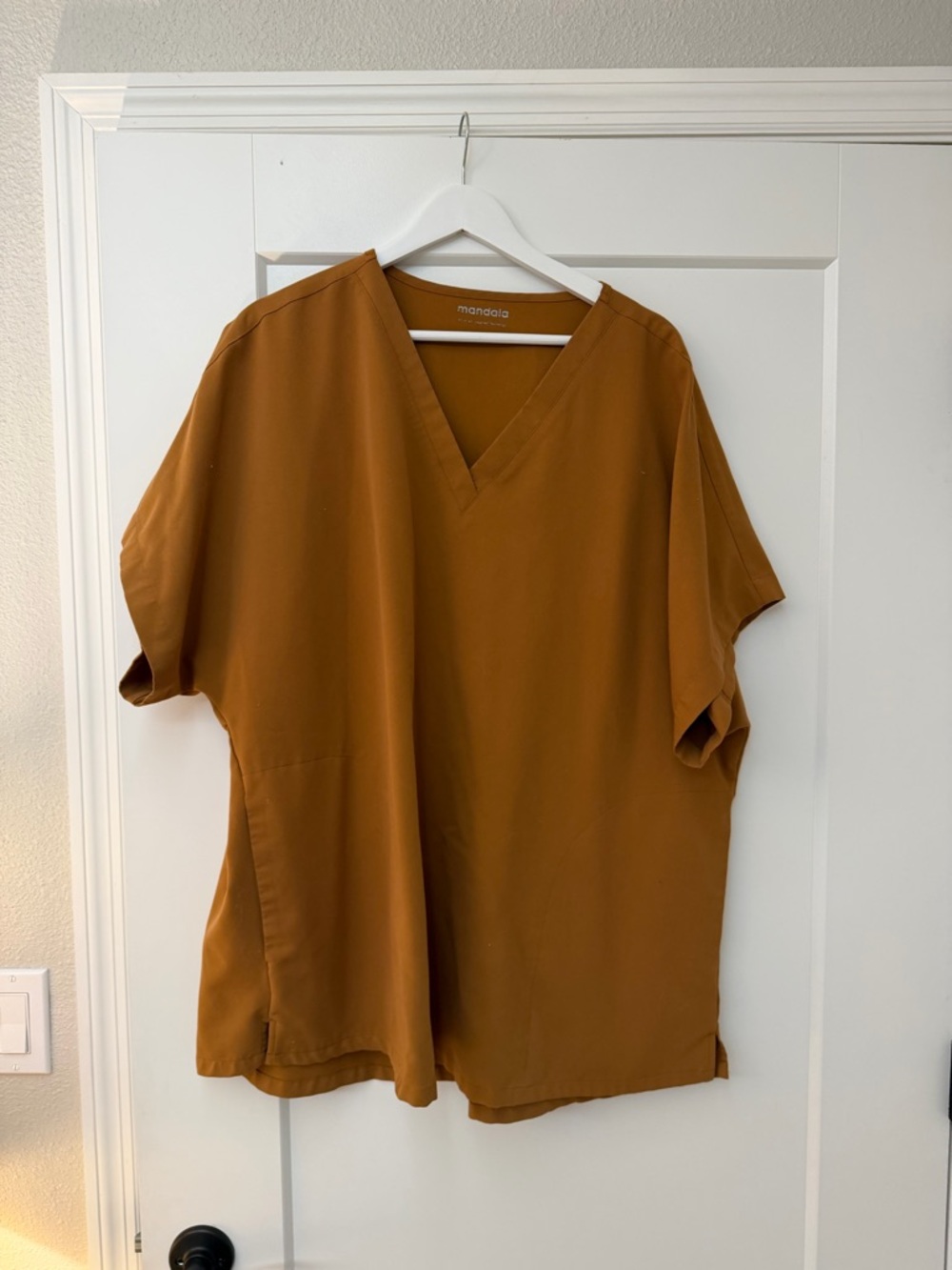 Mandala Scrub Set in Camel